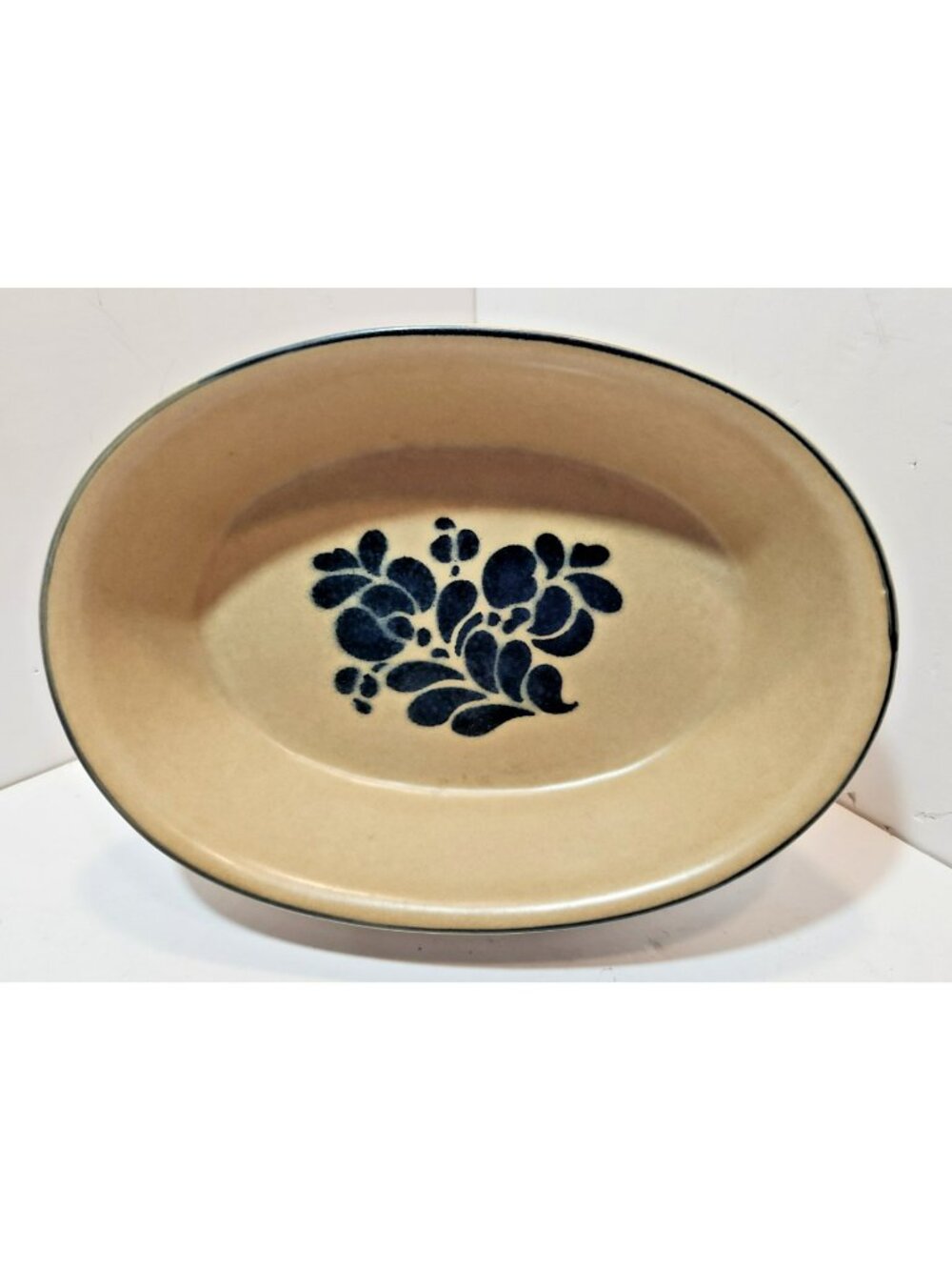 Vtg Pfaltzgraff Folk Art Oval Baker 9.5 Inches 241 Castle Made in USA Tan & Blue